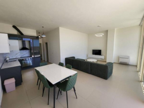 Apartment 143/1, Green Coast